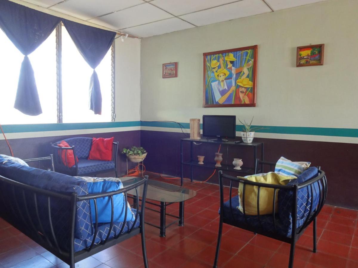 Harvest House Nicaragua Hotel Leon Exterior photo