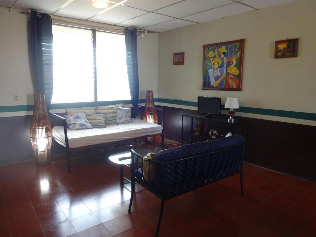 Harvest House Nicaragua Hotel Leon Exterior photo